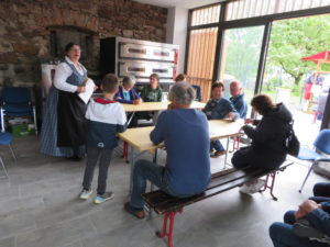 Jožica Bajc Pivec z Domačije Pivec je pripravila obiskovalcem predavanje o čajih.