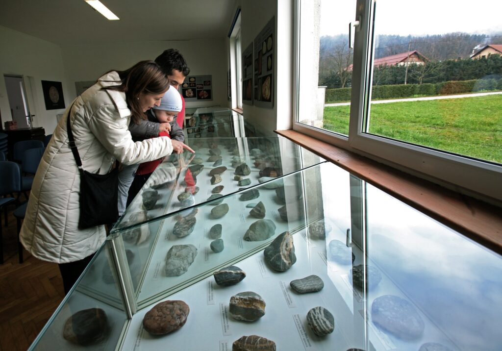 Stalna razstava savskih prodnikov – celostna podoba