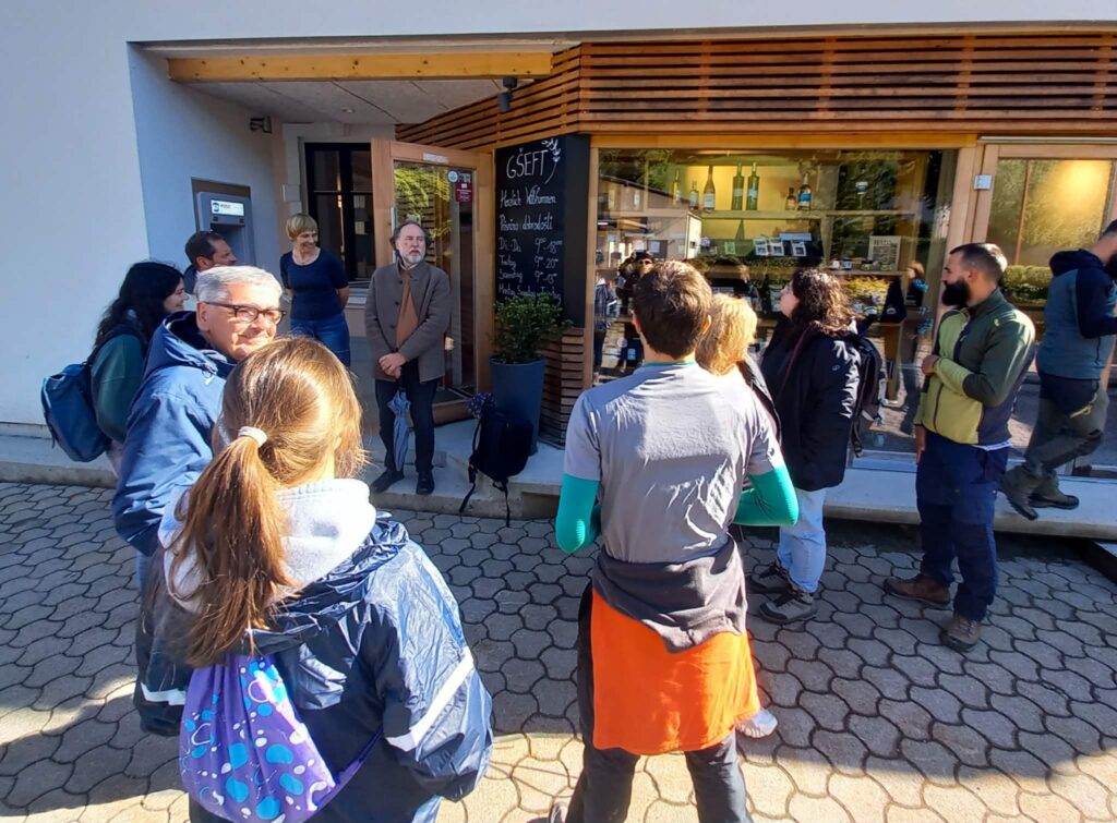 Gšeft nam je predstavil Štefan Merkač, soustanovitelj trgovine in partner v projektu Dodana vrednost vode.