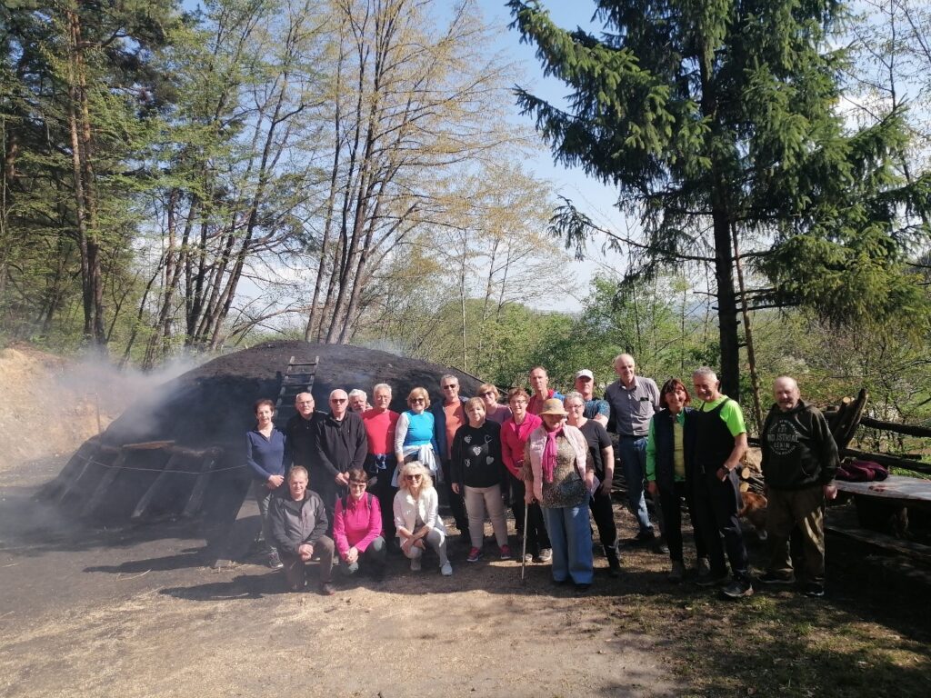 Oglarsko doživetje: predstavitveni izlet za društva upokojencev